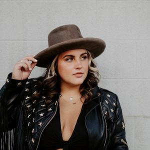 歌手Taylor Austin Dye的图片