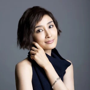 歌手青木カレン (あおき かれん)的图片