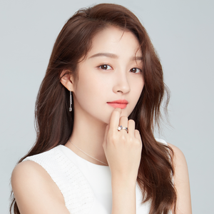 歌手关晓彤的图片