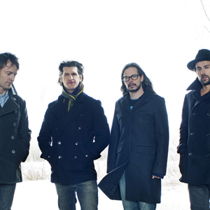 伴奏Is Anybody Home (Karaoke Version)的封面