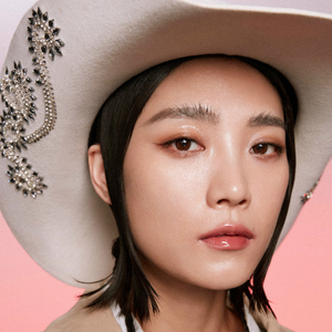 伴奏血腥爱情故事(天籁之战 无人声纯伴奏)的封面