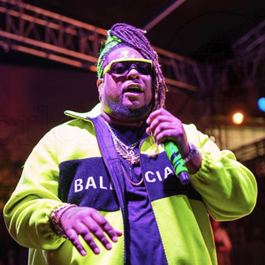 歌手Lennox的图片