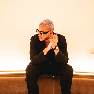 伴奏In The Dark (带和声)的封面