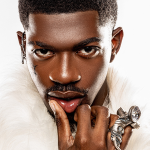 伴奏Industry Baby的封面