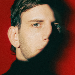 伴奏Feel Something (Karaoke Version)的封面