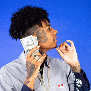 伴奏Thotiana (remix) (feat. Cardi B & YG) (Karaoke Version)的封面