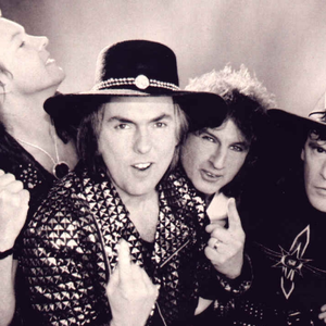 伴奏Auld Lang Syne / You'll Never Walk Alone (Karaoke Version)的封面