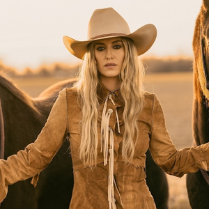 伴奏Two Story House (BK Instrumental)的封面