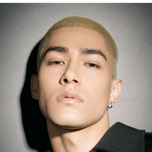 伴奏Escape (精消无和声纯伴奏)的封面