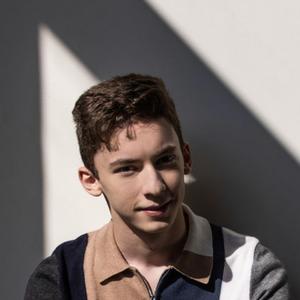 歌手Andrew Barth Feldman的图片