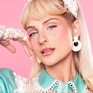 歌手Meghan Trainor的图片