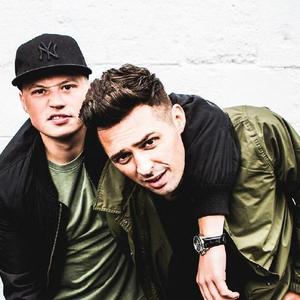 歌手Saint Phnx的图片