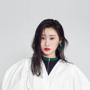 歌手张曦匀的图片