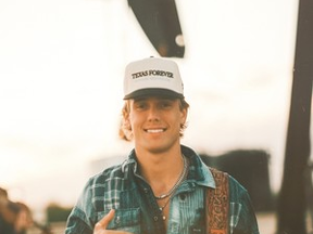 歌手Hudson Westbrook的图片