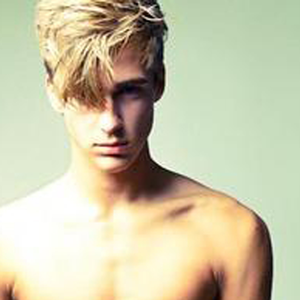 歌手Elliot Hamilton Brown的图片