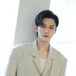 歌手江衡的图片