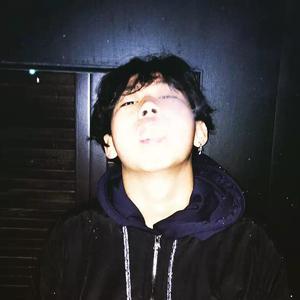 歌手驼儿的图片