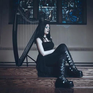 歌手Lindsay Schoolcraft的图片