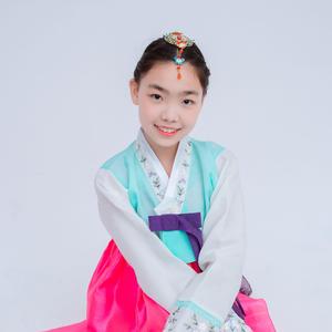 歌手何天韵的图片