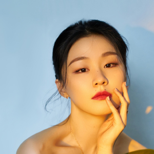 歌手金靖的图片