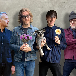 歌手Lazlo Bane的图片