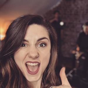 歌手Hannah Boulton的图片