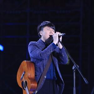 伴奏只守护你一人的封面