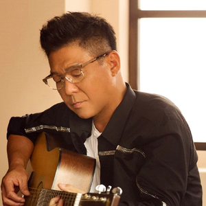 伴奏情难枕 (精消)的封面