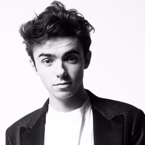 歌手Nathan Sykes的图片