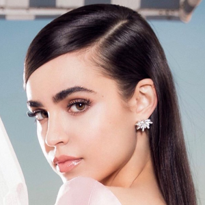 歌手Sofia Carson的图片