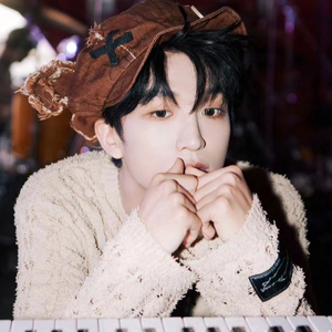 歌手黄子弘凡的图片