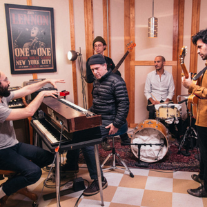 伴奏Girls Just Want to Have Fun (Karaoke Version Instrumental)的封面