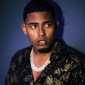 歌手Myke Towers的图片