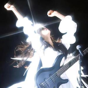 歌手图钉姐的图片