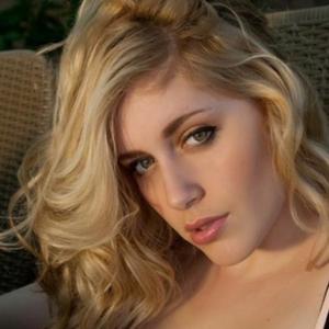 歌手Glenna的图片