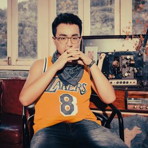 伴奏Hello (Karaoke Version)的封面