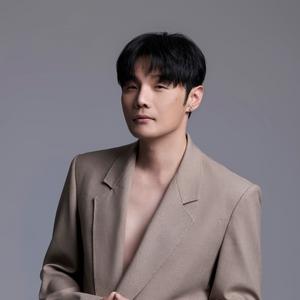 伴奏模特的封面