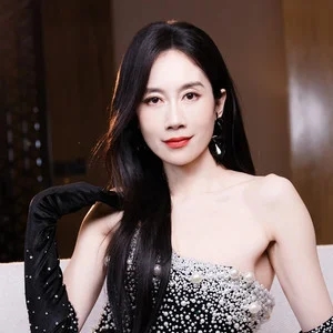 歌手温峥嵘的图片