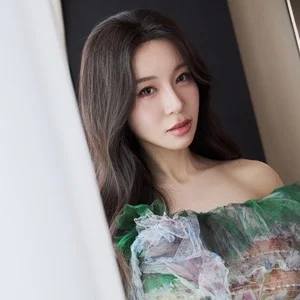 歌手高瑞璇的图片