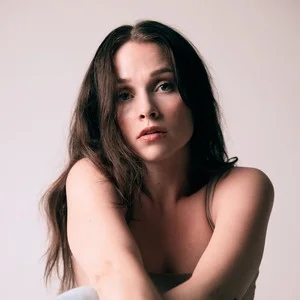 歌手Anne Gudrun的图片