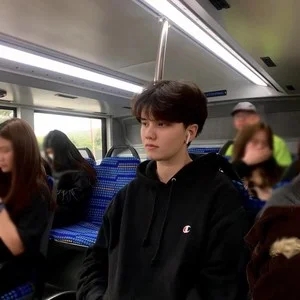 歌手Nicky的图片