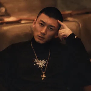 歌手王翌舟的图片