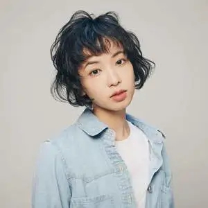 歌手李靖筠的图片
