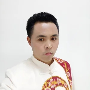 歌手熊竹英的图片