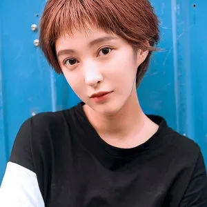 歌手李心博的图片