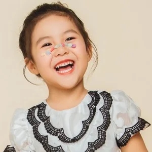 歌手小妥妹妹的图片