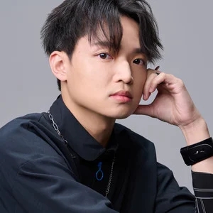 歌手Edward黎启峰的图片