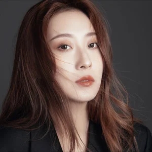 歌手李雨婷的图片