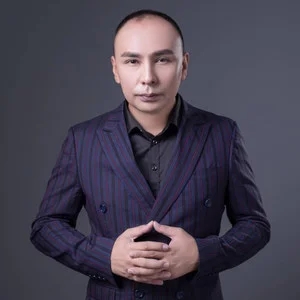 歌手Ghulameli Ghupur的图片