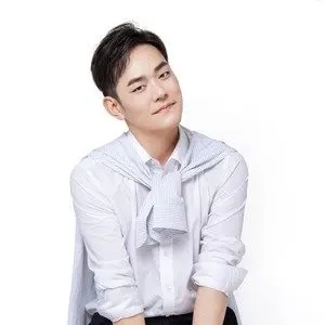 伴奏烟雨唱扬州 (男版)的封面
